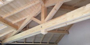 Charpente traditionnelle apparente avec volige