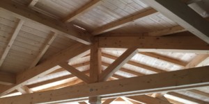 Charpente traditionnelle apparente avec volige