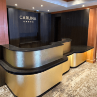 Comptoir d'accueil hôtel Carlina