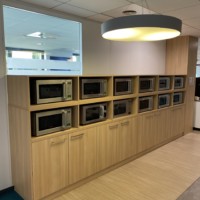 Agencement micro-ondes sur-mesure