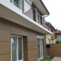 Façade en panneaux composite colorés made with Lofoten